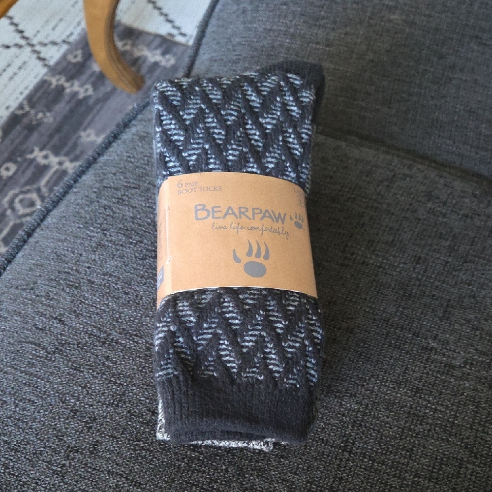 BearPaw Women Boot  scoks Black and Gray Patterned Socks